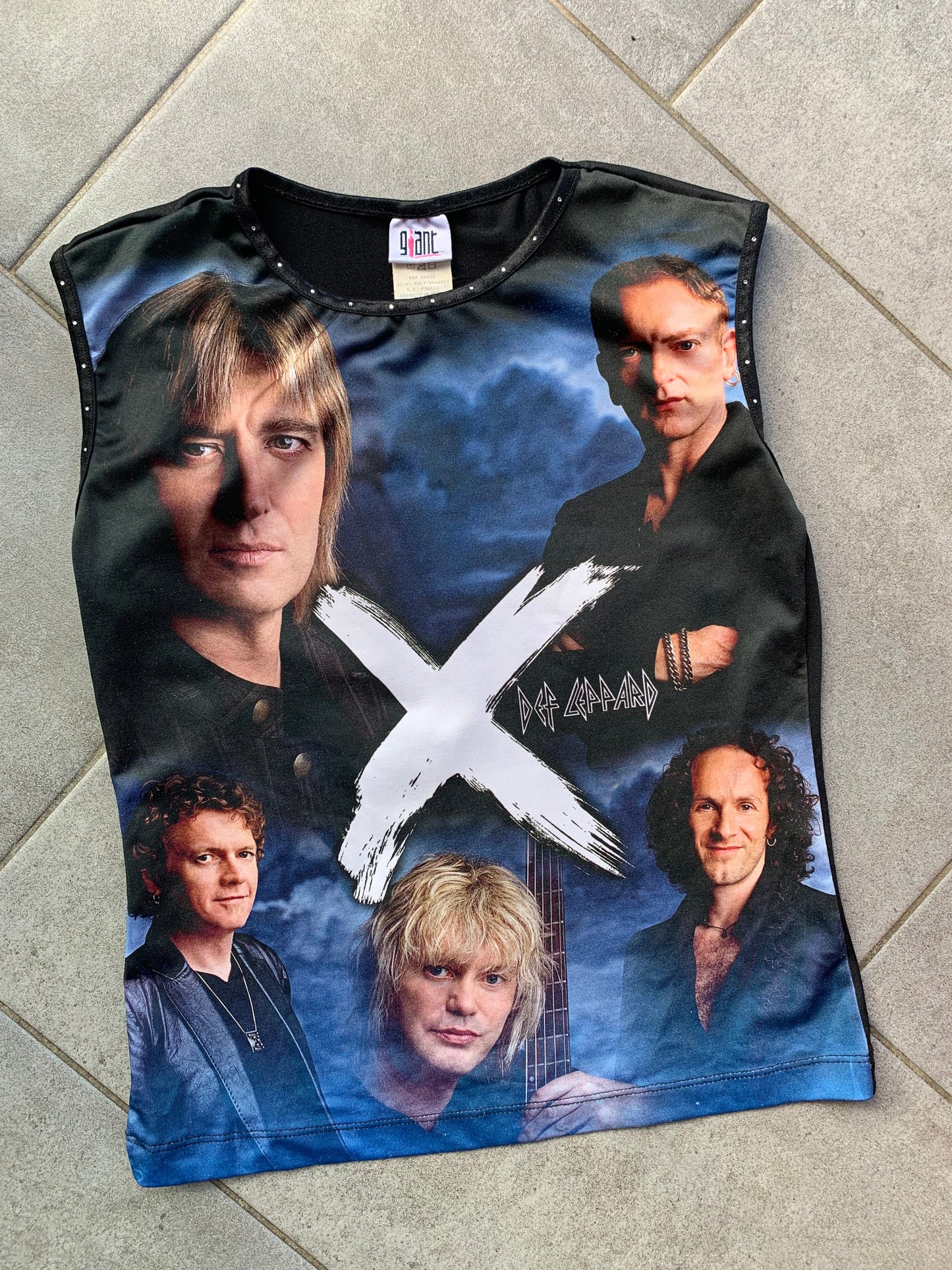Def Leppard 2000's Giant Sleeveless Printed Top