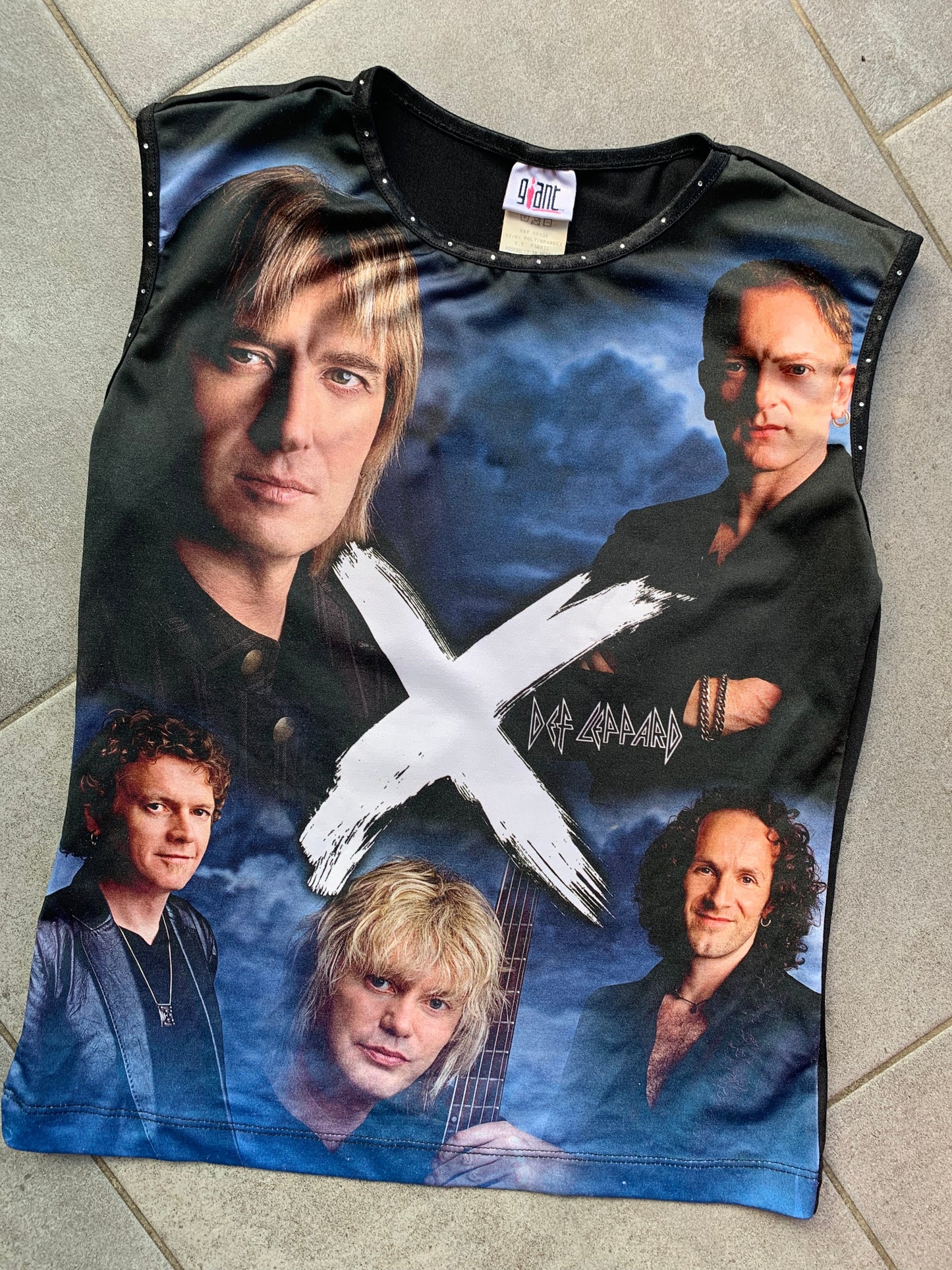 Def Leppard 2000's Giant Sleeveless Printed Top